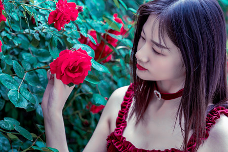 国家移民管理局：今年6月全国共签发普通护照198.4万本